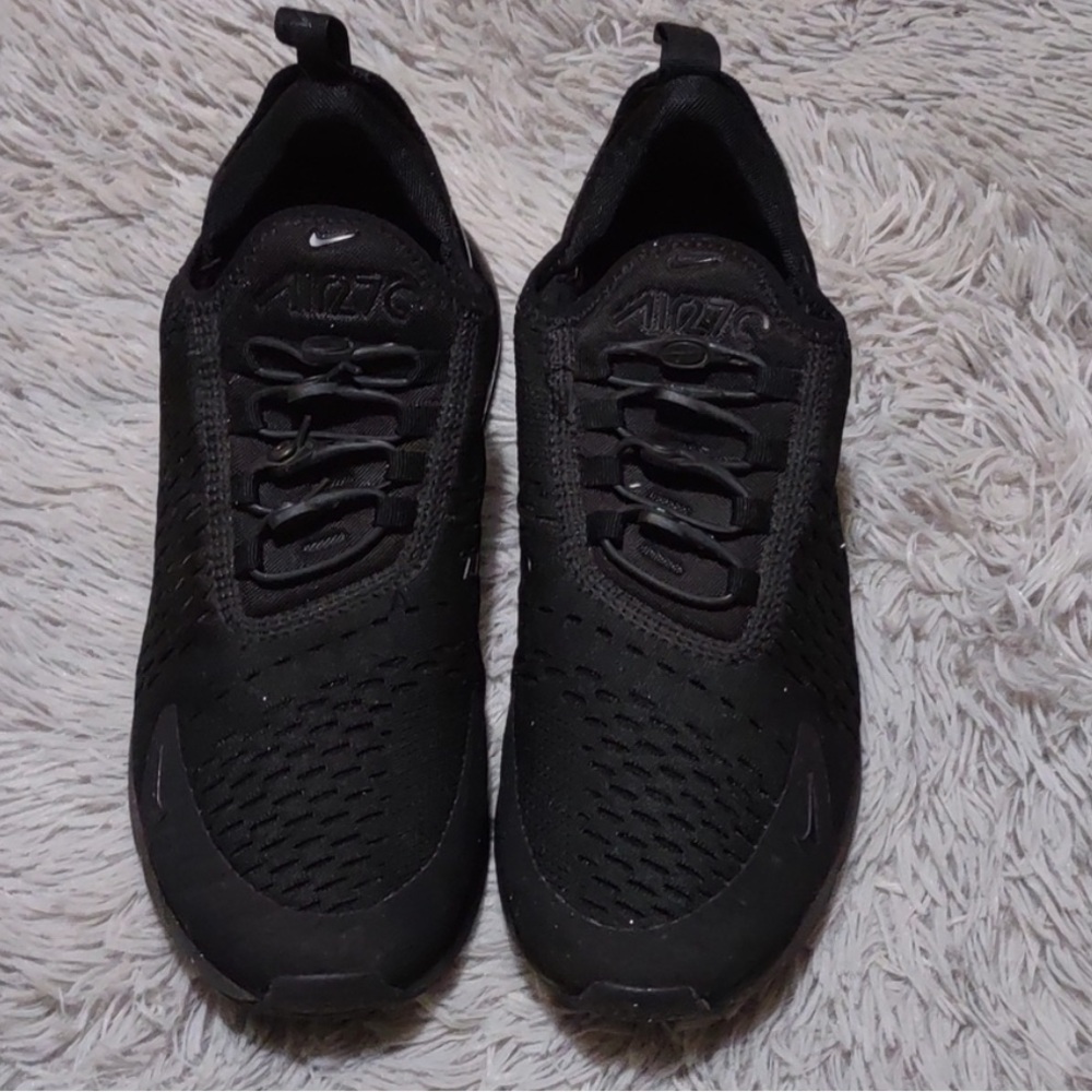 Nike Air Max 270 in black/black